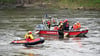Nachdem ein 21-Jähriger auf der Flucht vor der Polizei in den Reddeberteich gesprungen war, musste die Feuerwehr anrücken und ihn mit lebensgefährlichen Unterkühlungen aus dem Wasser ziehen. 