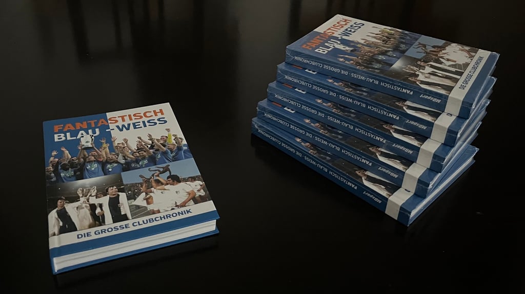 So sieht das Cover des Buchs aus. Fünf Exemplare verlosen die Volksstimme und Magdeburg Blau-Weiß.