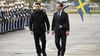 Der ukrainische Präsident Wolodymyr Selenskyj (links) wurde am Mittwoch von Regierungschef Ulf Kristersson (rechts) in Linköping begrüßt.