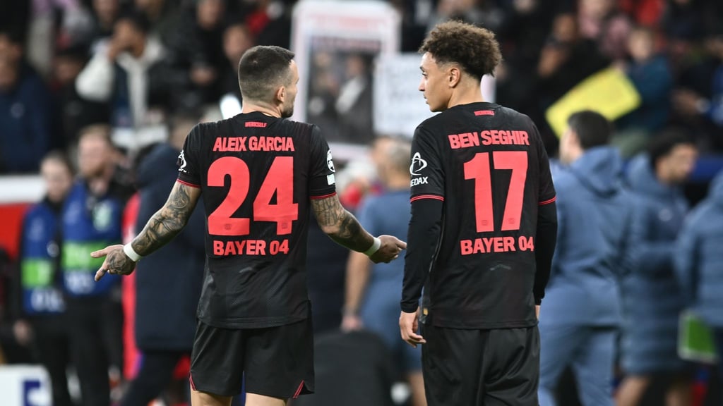 Leverkusens Aleix Garcia war nach der hohen Niederlage enttäuscht.