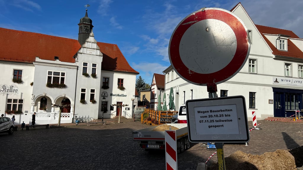 Etwa drei Wochen sollen die Bauarbeiten auf dem Marktplatz in Landsberg andauern.