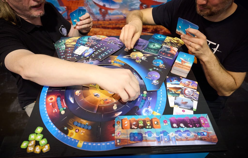 Brettspiele sind nach Branchenangaben weiter stark gefragt.
