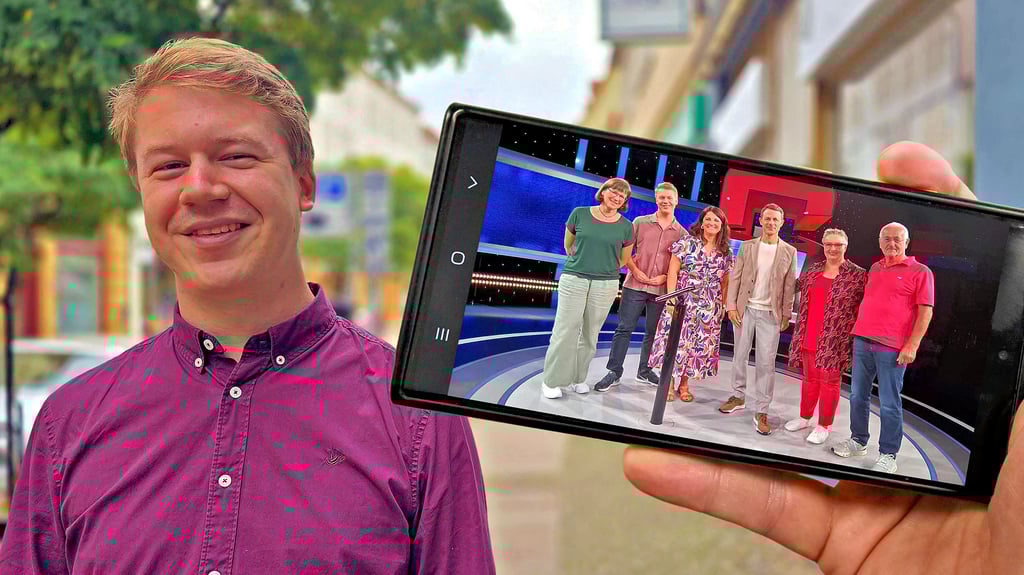 Für Benjamin Pekrul-Große aus Aschersleben gab es ein Abschlussfoto mit dem Team, Moderator Alexander Bommes (3. von rechts) und Jägerin Adriane Rickel (2. von rechts).