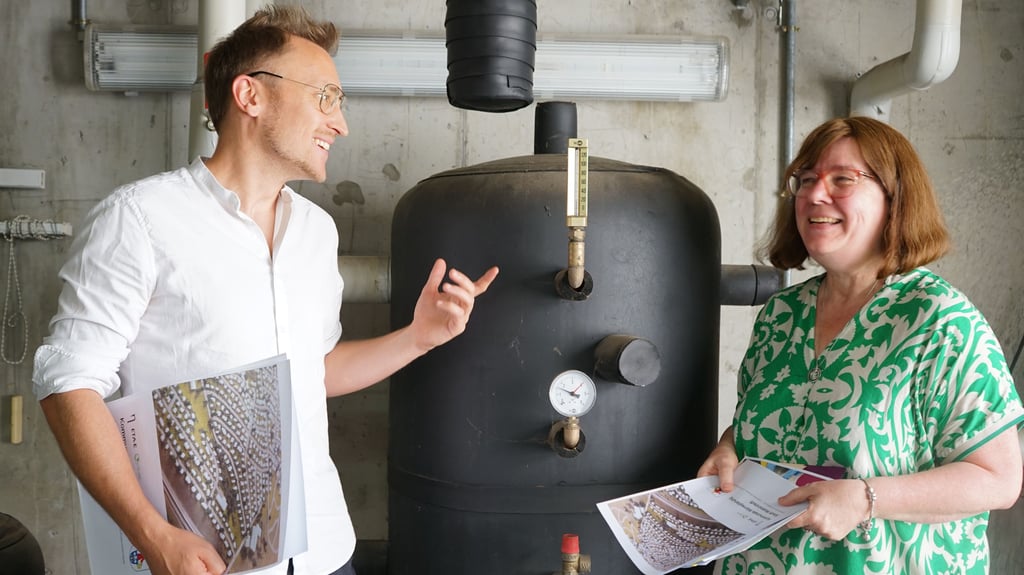 Jonas Robbinheimer und Anja Schmidt arbeiten an der kommunalen Wärmeplanung.