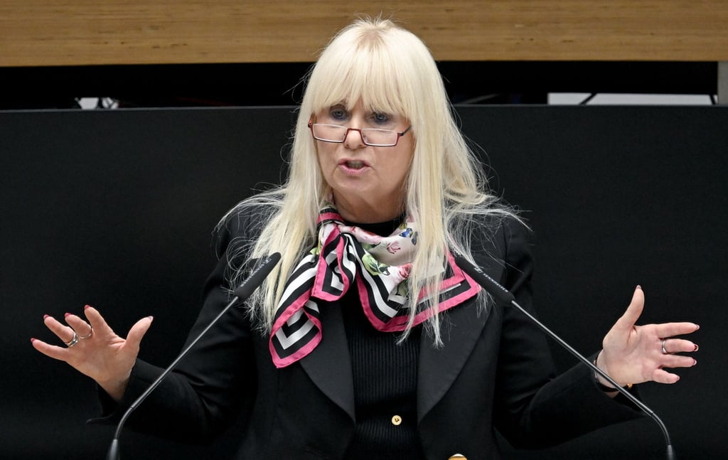 Innensenatorin Iris Spranger (SPD) will schärfer gegen illegale Autovermietung vorgehen. (Archivbild)