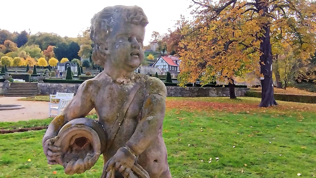 Herbststimmung in den Barocken Gärten in Blankenburg.