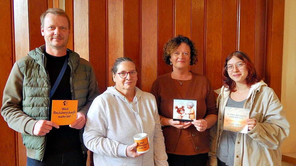 Dabei bei der Qualifizierungsschulung zur Nachbarschaftshilfe: (v.li.) Stephan Schillig von der Pfeifferschen Stiftung, Teilnehmerin Kati Feist, Dozentin Kati Drebenstedt und Teilnehmerin Maya Lena Manecke.