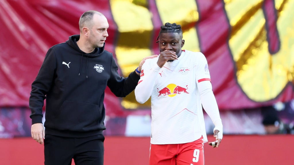 RB Leipzigs Trainer Ole Werner kann noch nicht sagen, ob Johan Bakayoko für das Augsburg-Duell fit sein wird.