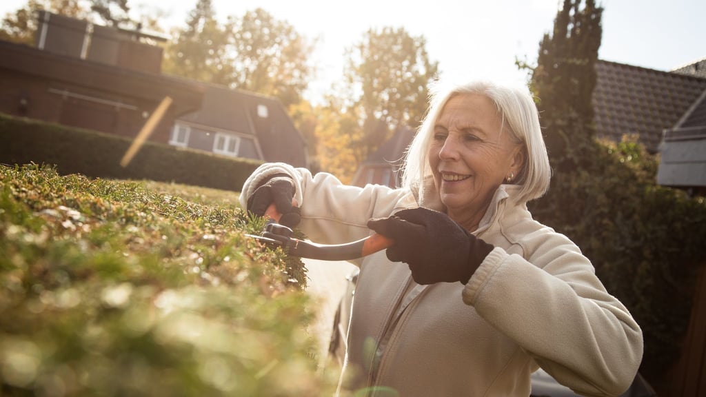 In Land-, Forst- oder Gartenbauberufen können Rentnerinnen und Rentner häufig noch etwas dazuverdienen.
