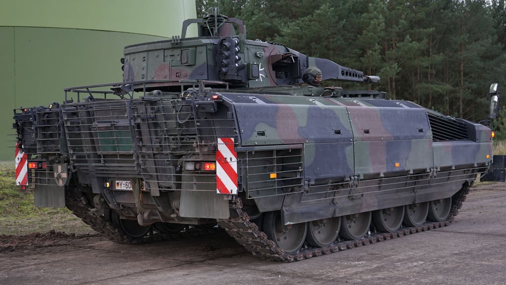Wieder rollen Panzer durch Wolmirstedt.