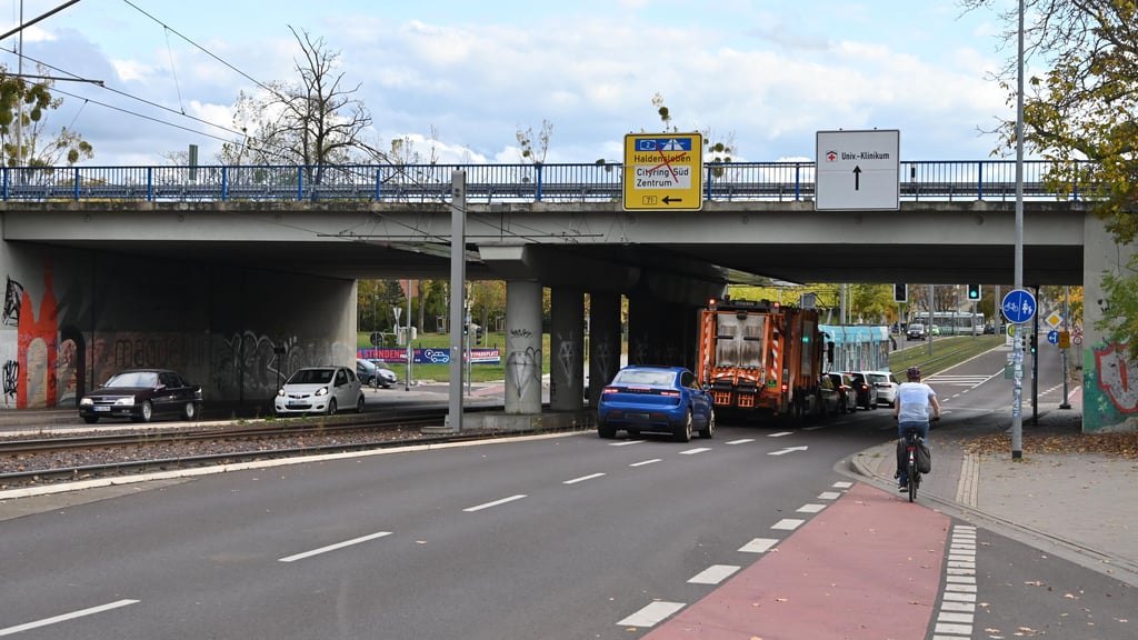 Die Magdeburger Ringbrücke über der Wiener Straße ist durch Betonkrebs dringend sanierungsbedürftig. In der Prioritäötenliste von Magdeburg steht die Brücke ganz oben.&nbsp;