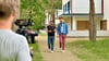 Stadtführer Heiko Gerdes leitet Jonas Juckeland, Autor und Reporter der zwei Beiträge, durch Dessau.