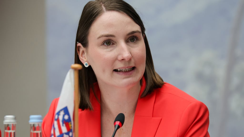 Viele Bäder in Thüringen stehen finanziell unter Druck. Doch das Land könne nicht dauerhaft in die Bresche springen, sagt Thüringens Sozialministerin Katharina Schenk (SPD). (Archivbild)