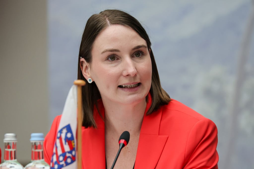Viele Bäder in Thüringen stehen finanziell unter Druck. Doch das Land könne nicht dauerhaft in die Bresche springen, sagt Thüringens Sozialministerin Katharina Schenk (SPD). (Archivbild)