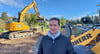 Jana Raffel-Schwarz am Baufeld, auf dem später der Neubau der Waldorfschule stehen soll.