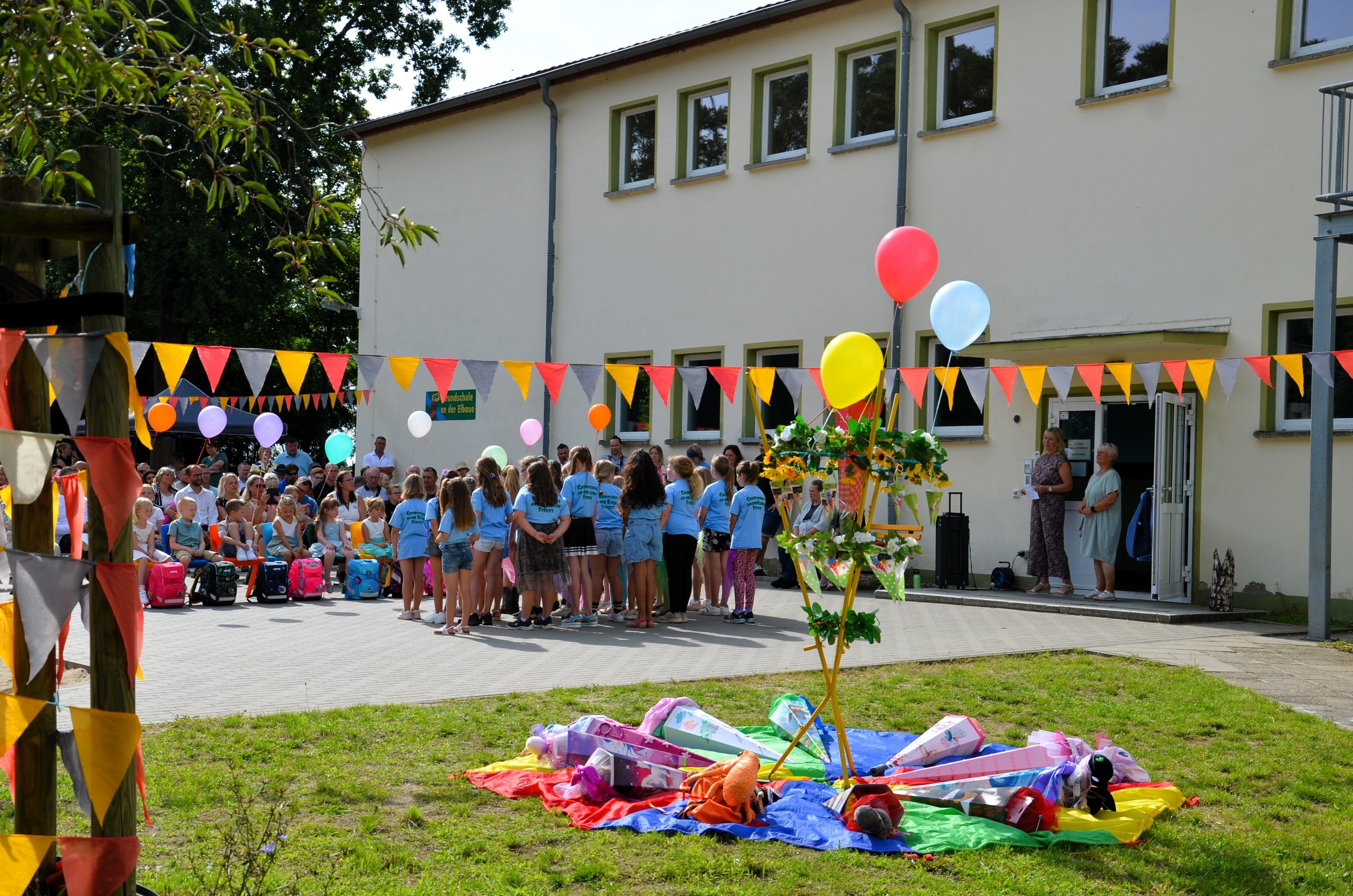 Schulsterben: Bildungsminister Jan Riedel besucht gefährdete Zerbster Grundschule in Lindau und Steutz: Bringt er Sondergenehmigungen mit?