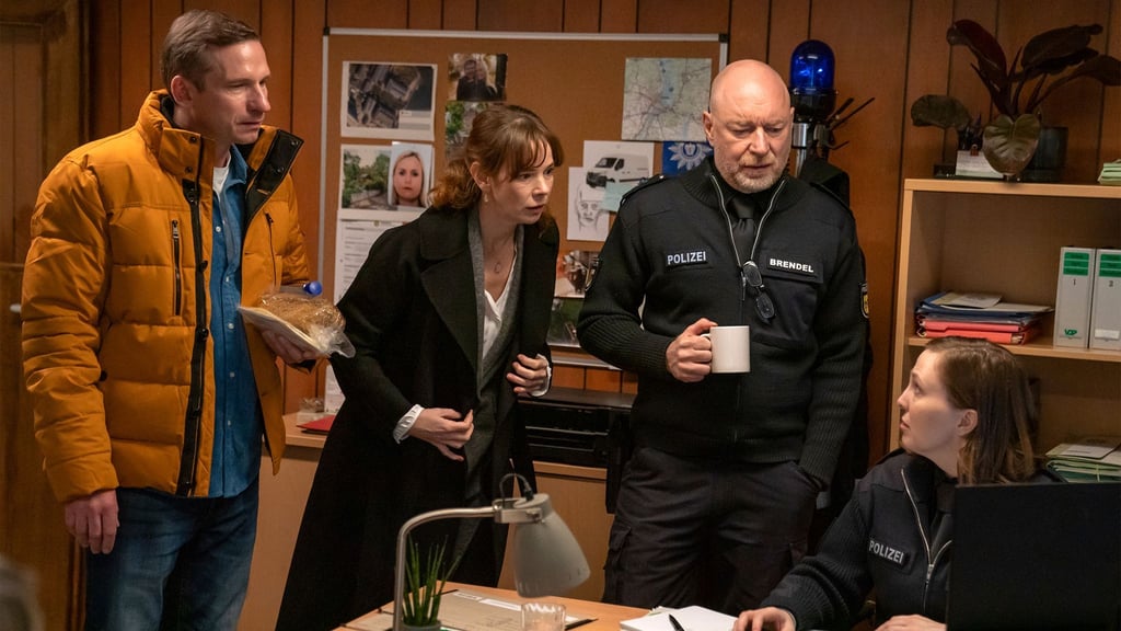 Das Ermittlerteam recherchiert Erschütterndes über Familie Rabe.