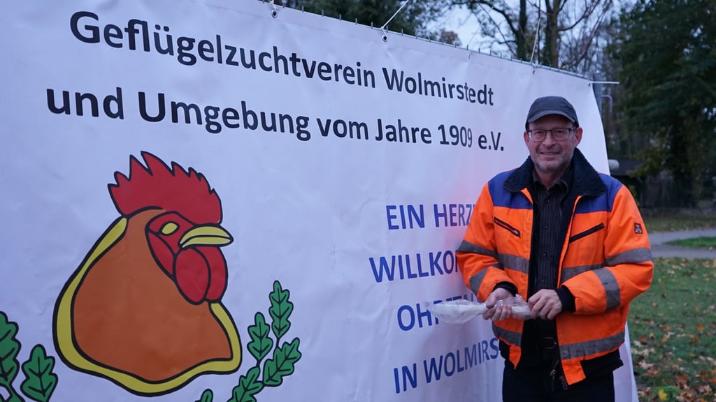 Jürgen Bednorz ist Vorsitzender des Geflügelzuchtvereins.