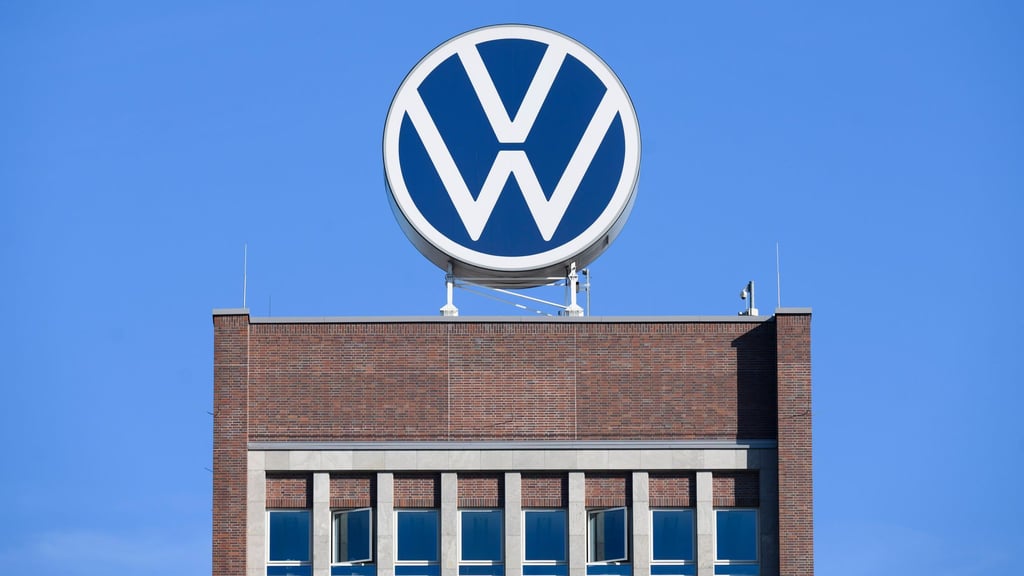 Im VW-Vorstandshochhaus übernimmt ein Neuer das Beschaffungsressort. (Archivbild)