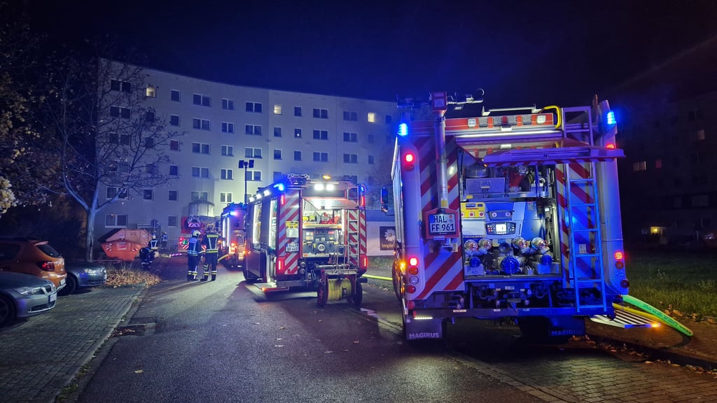 Die Feuerwehr musste wegen einem Kellerbrand in den Aalweg nach Heide-Nord ausrücken.