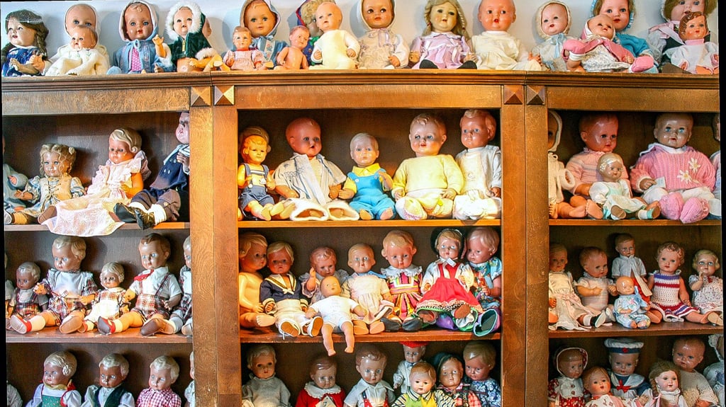 In der Ausstellung sind Puppen unterschiedlicher Hersteller aus Ost und West aus vielen Jahrzehnten zu sehen.