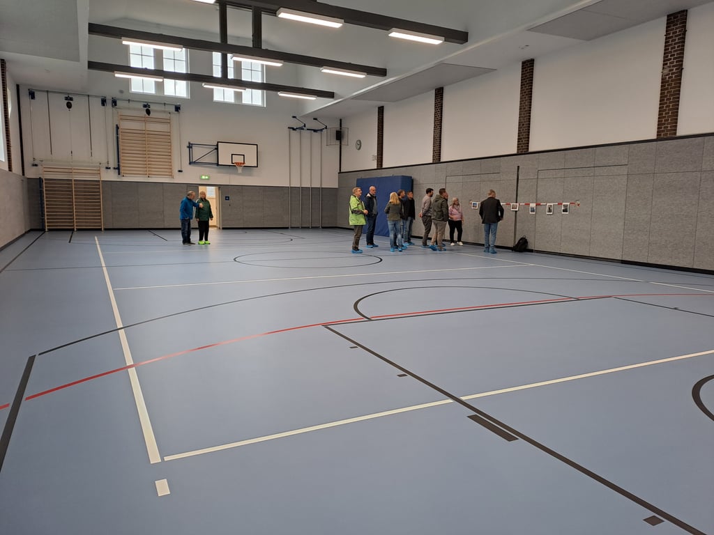Alles neu: Die Turnhalle in Hasselfelde erstrahlt in neuem Glanz. Ab dem 27. Oktober 2025 können Schüler und Vereine die Halle wieder nutzen.