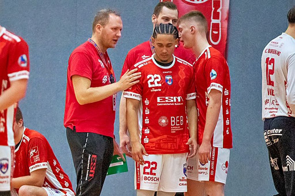 HCB-Coach Fabian Kunze (l.), hier mit Thato Weiß, ist vor zwei Wochen Vater geworden.
