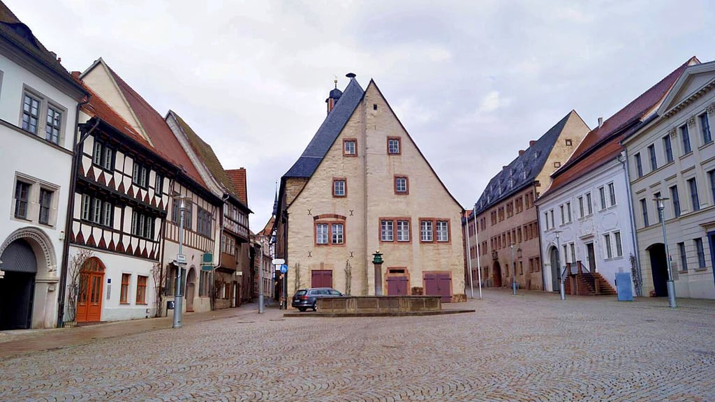 Auch ein Teil des Stadtbilds: Die Häuser am Markt sind in den vergangenen Jahren alle saniert worden. Aber darum ging es in der von Merz angestoßenen Debatte eher nicht.