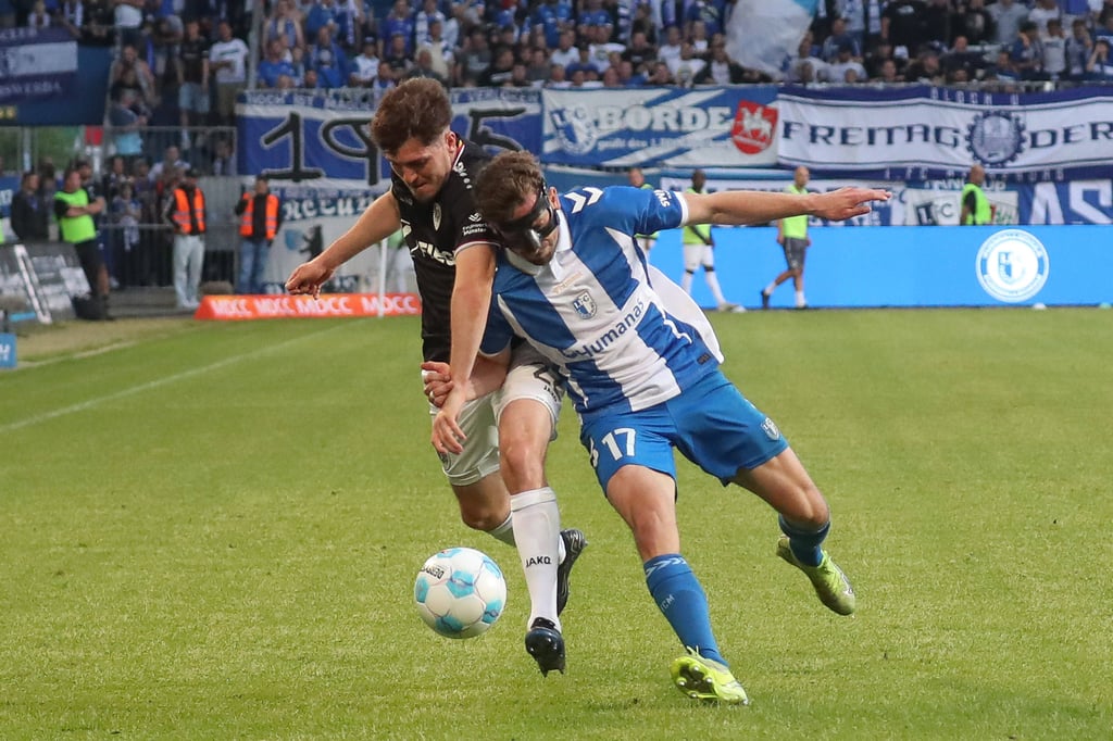 Alexander Nollenberger (re.) versuchte alles, am Ende unterlag der 1. FC Magdeburg bei der vergangenen Partie gegen Preußen Münster trotzdem 0:5.