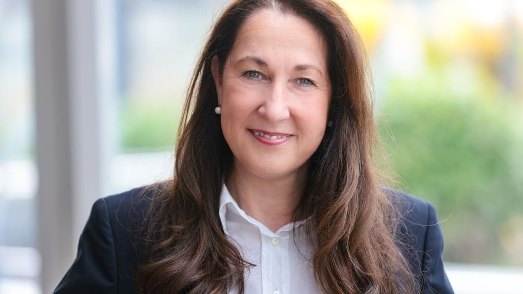 Gegen die Adoptivtochter von Iris Stalzer hat die Staatsanwaltschaft jetzt einen Haftbefehl erwirkt. (Archivbild)