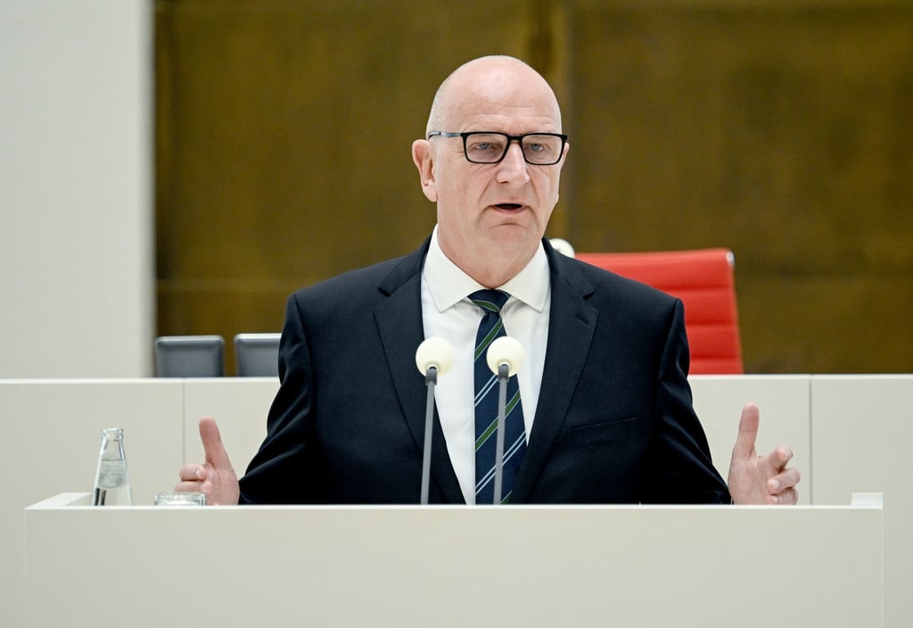 Brandenburgs Ministerpräsident Dietmar Woidke (SPD) will als SPD-Abgeordneter auch vor Ort ansprechbar bleiben (Archivbild).