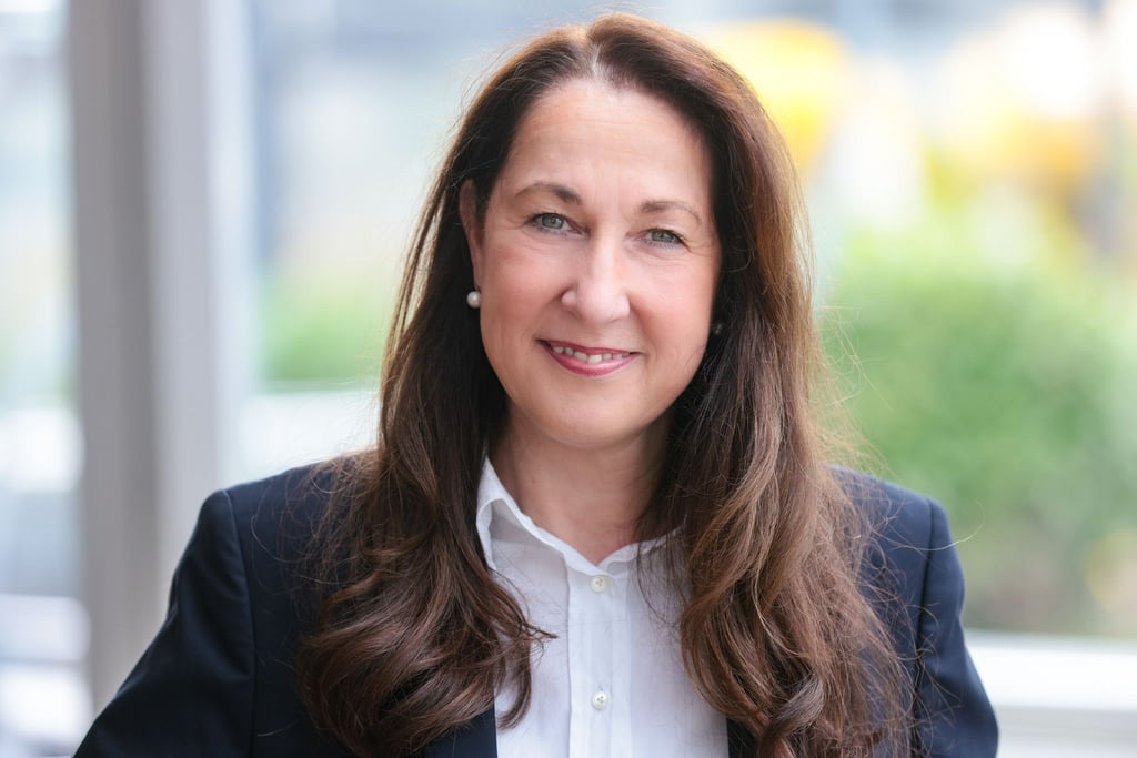 Gegen die Adoptivtochter von Iris Stalzer (Foto) hat die Staatsanwaltschaft jetzt einen Haftbefehl erwirkt. (Archivbild)