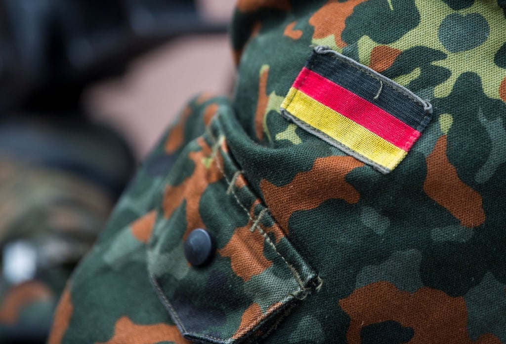 Junge Soldaten leisten in Beelitz ihren Diensteid bei einem feierlichen Gelöbnis. (Symbolbild)