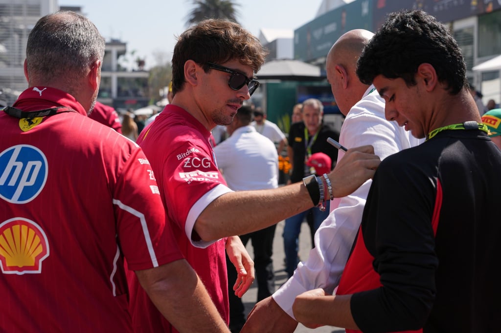 Bei den Fans beliebt, im ersten Training der Schnellste: Charles Leclerc.