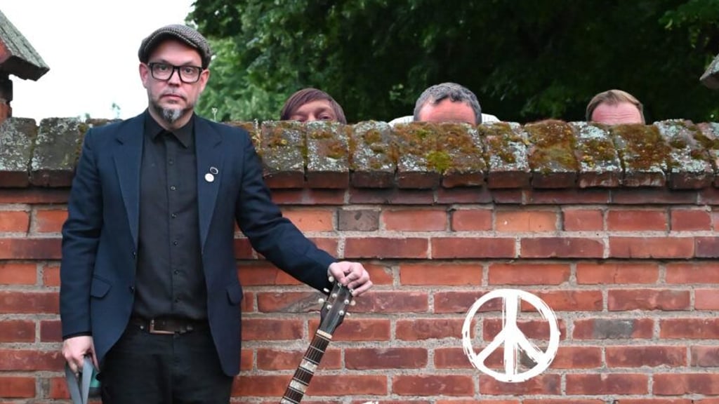 "Anekdoten von Chaoten" heißt es im Magdeburger "...nach Hengstmanns".