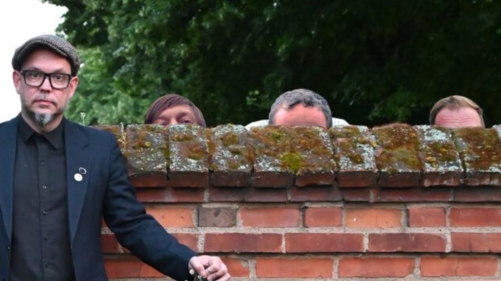 "Anekdoten von Chaoten" heißt es im Magdeburger "...nach Hengstmanns". 
