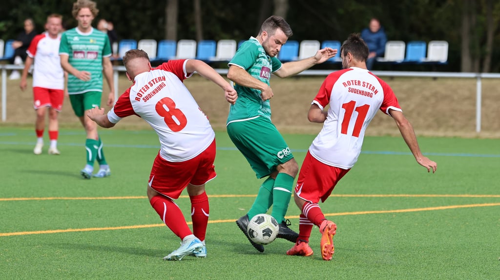 Felix Fiedler (M.(/gegen Lukas Hackelberg und Christoph Weser von den Roten Sternen II) ist mit dem SSV Besiegdas bereits für die Meisterunde qualifiziert.