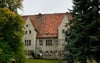 Das Schwarze Schloss in Ermsleben steht unter Denkmalschutz. Um es sanieren zu können, hat sich ein Verein gegründet.