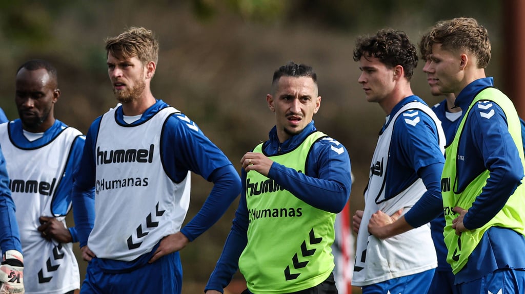 Die Spieler vom 1. FC Magdeburg bei der Vorbereitung zum wichtigen Spiel gegen Preußen Münster.