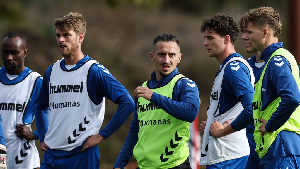 Die Spieler vom 1. FC Magdeburg bei der Vorbereitung zum wichtigen Spiel gegen Preußen Münster.