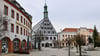Das Gewandhaus mit seiner spätgotischen Giebelfassade im Zentrum von Zwickau ist Heimat des Theaters Plauen-Zwickau. (Archivbild)