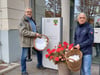 Thomas Lange (l.) und Harald Bock (r.) aus Etingen mit den Einwänden beim Ministerium für Infrastruktur und Digitales in Magdeburg.