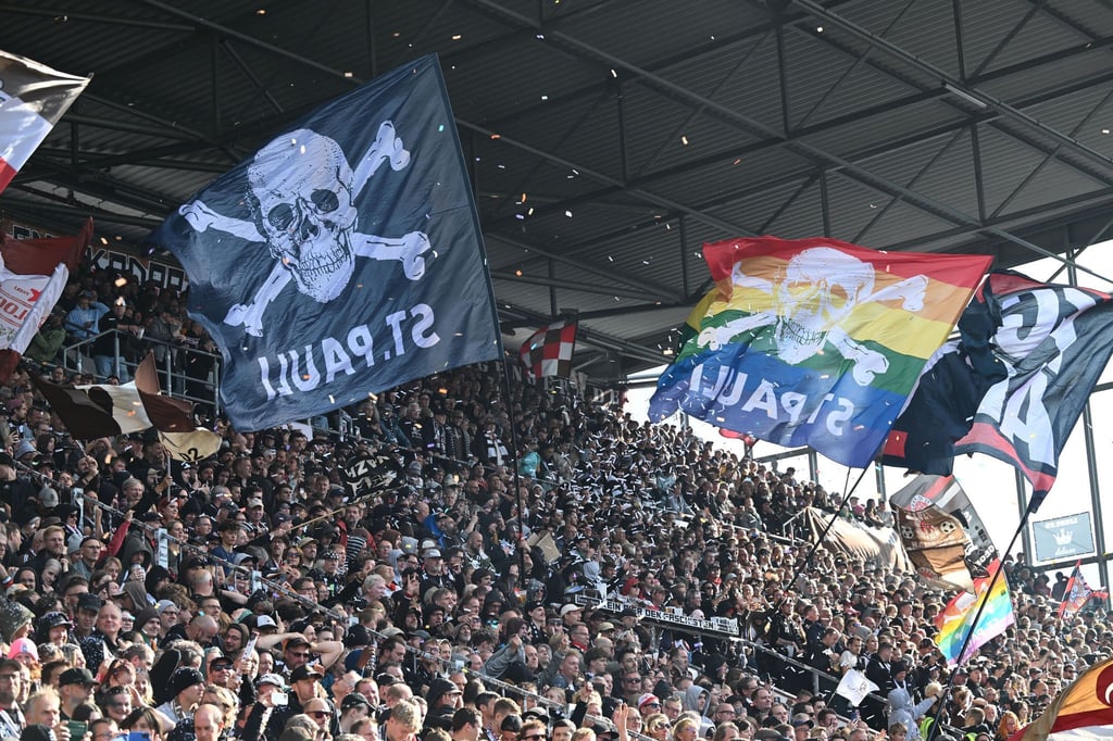 Der FC St. Pauli spielt am Wochenende in Frankfurt.