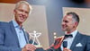 Prof. Dr. Jochen Mainz von der Medizinischen Hochschule Brandenburg (l.) und Daniel Kemp, Vorsitzender des Vereins Mukoviszidose Selbsthilfe (im Bild  auf einer früheren Gala),  freuen sich über den gemeinsamen Erfolg.