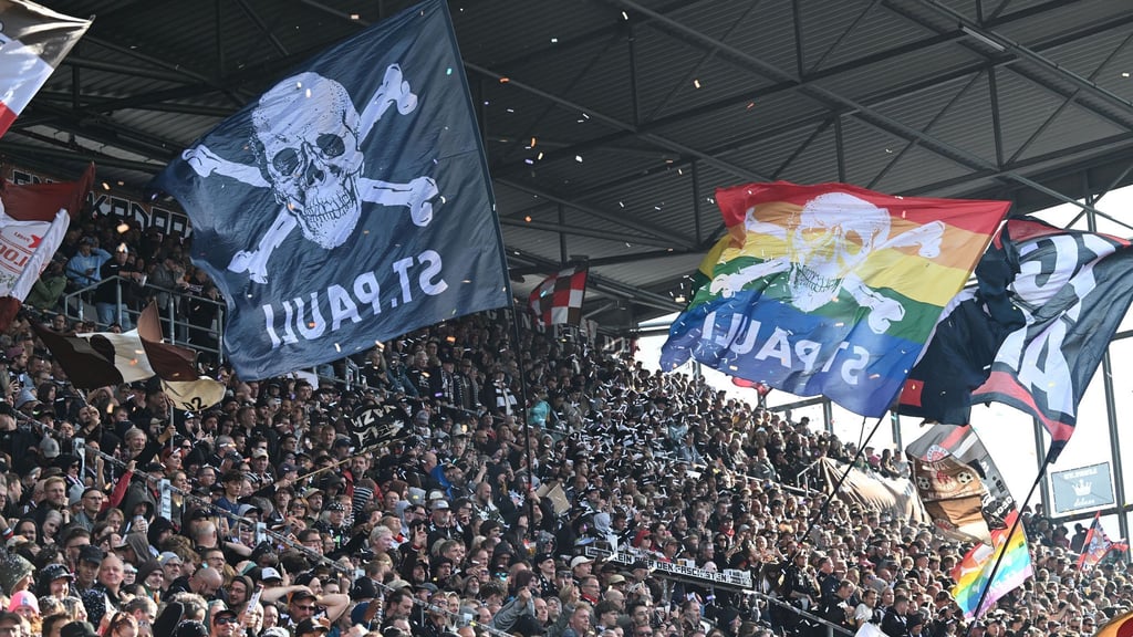 Der FC St. Pauli spielt am Wochenende in Frankfurt.