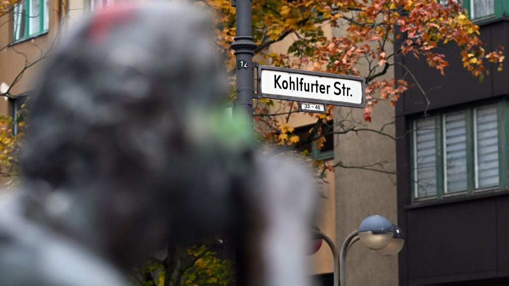 Die Kohlfurter Straße in Berlin-Kreuzberg sollte schon lange umbenannt werden.