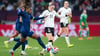 Überzeugte den Bundestrainer: Franziska Kett (r) vom FC Bayern.