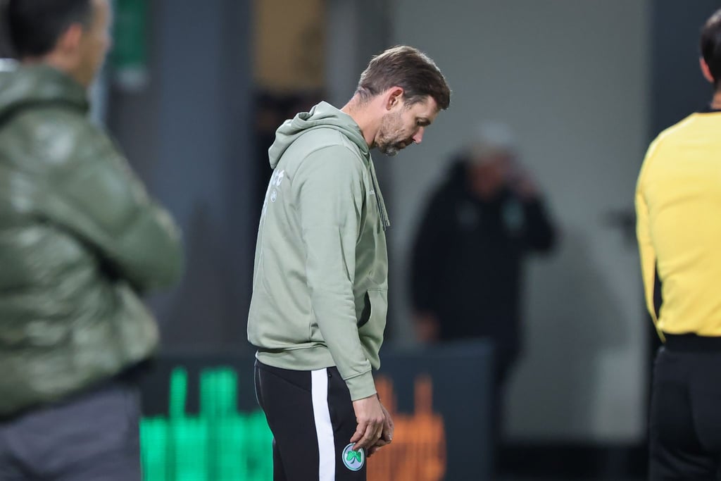 Der Druck auf Fürths Trainer Thomas Kleine wächst.