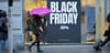 Der Einzelhandel stimmt die Kunden spätestens ab Ende November auf Weihnachten ein – nicht zuletzt mit Rabatt-Aktionen am Black Friday. 