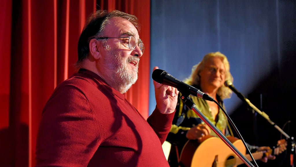 MTS-Gründer Sänger Thomas Schmitt (links) mit seinem langjährigen Begleiter, dem Gitarristen und Pianisten Frank Sültemeyer.